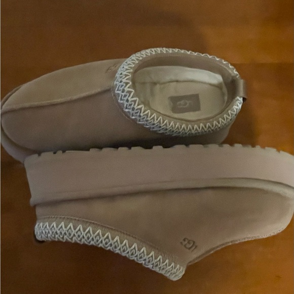 Good shape! Worn 1 time - Picture 3 of 8